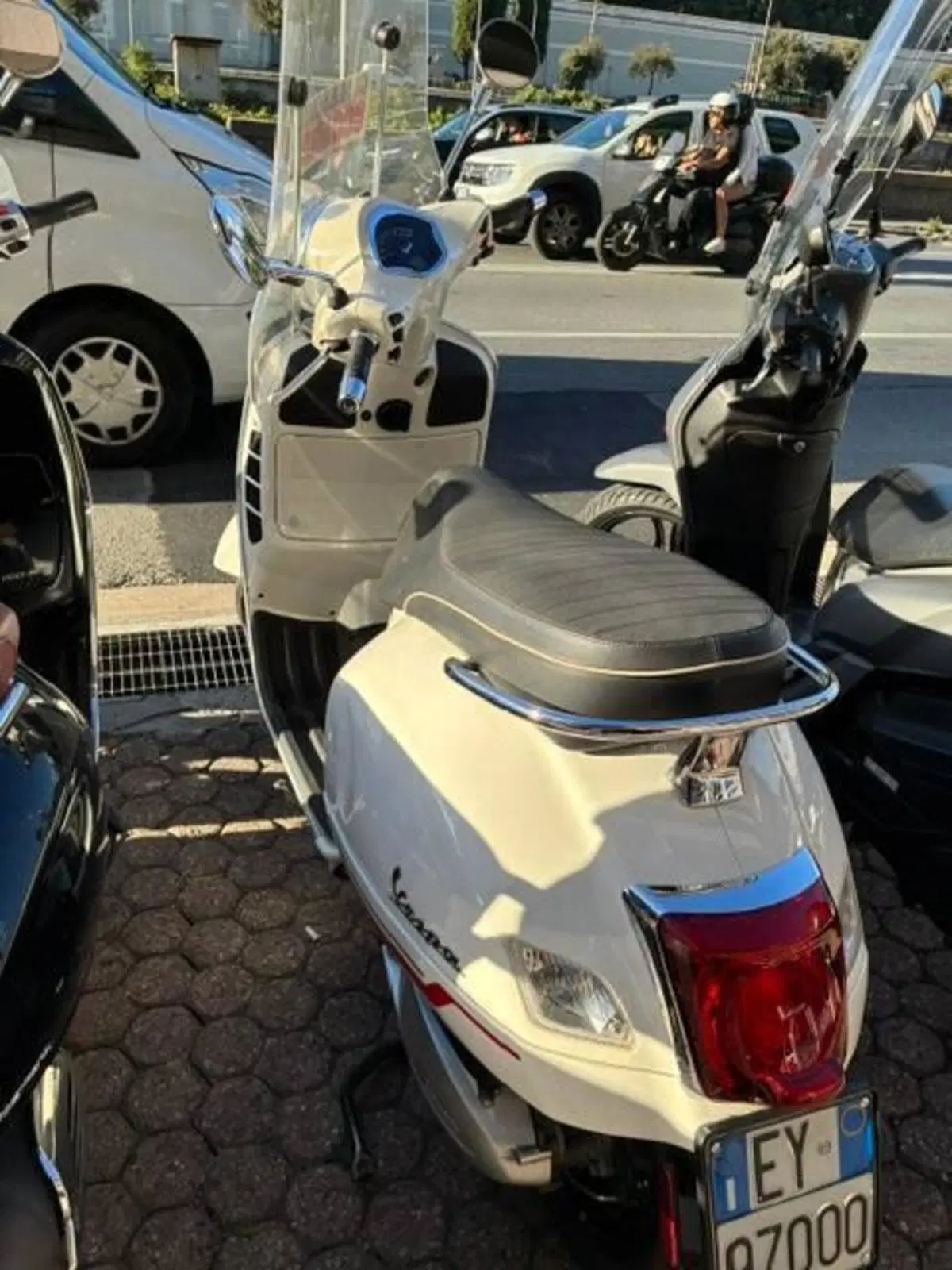Vespa GTS 300 Super Sport (2023 - 24) (2)