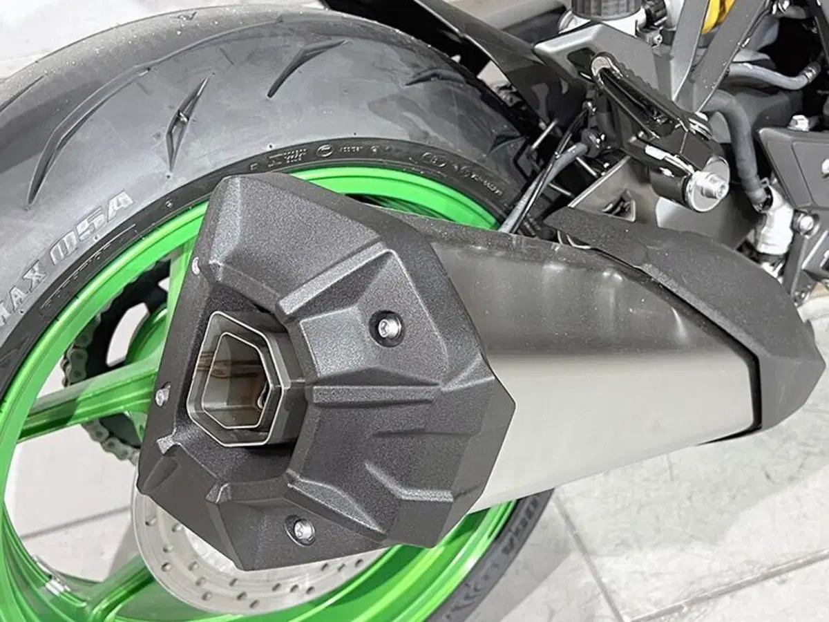 Kawasaki Z 1100 SE (2026) (4)