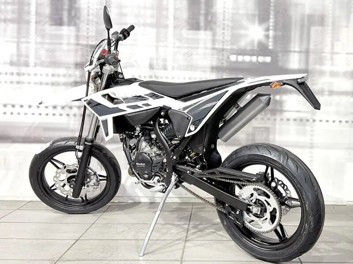 Betamotor RR 50 Motard Sport (2021 - 26) (2)