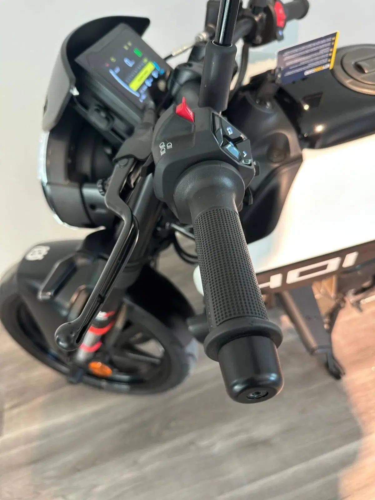 Husqvarna Vitpilen 401 (2024 - 26) (3)
