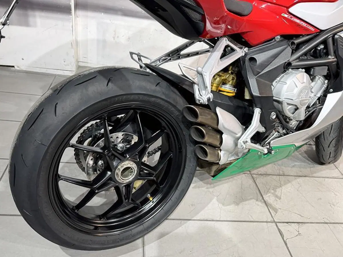 MV Agusta F3 675 (2011 - 15) (5)