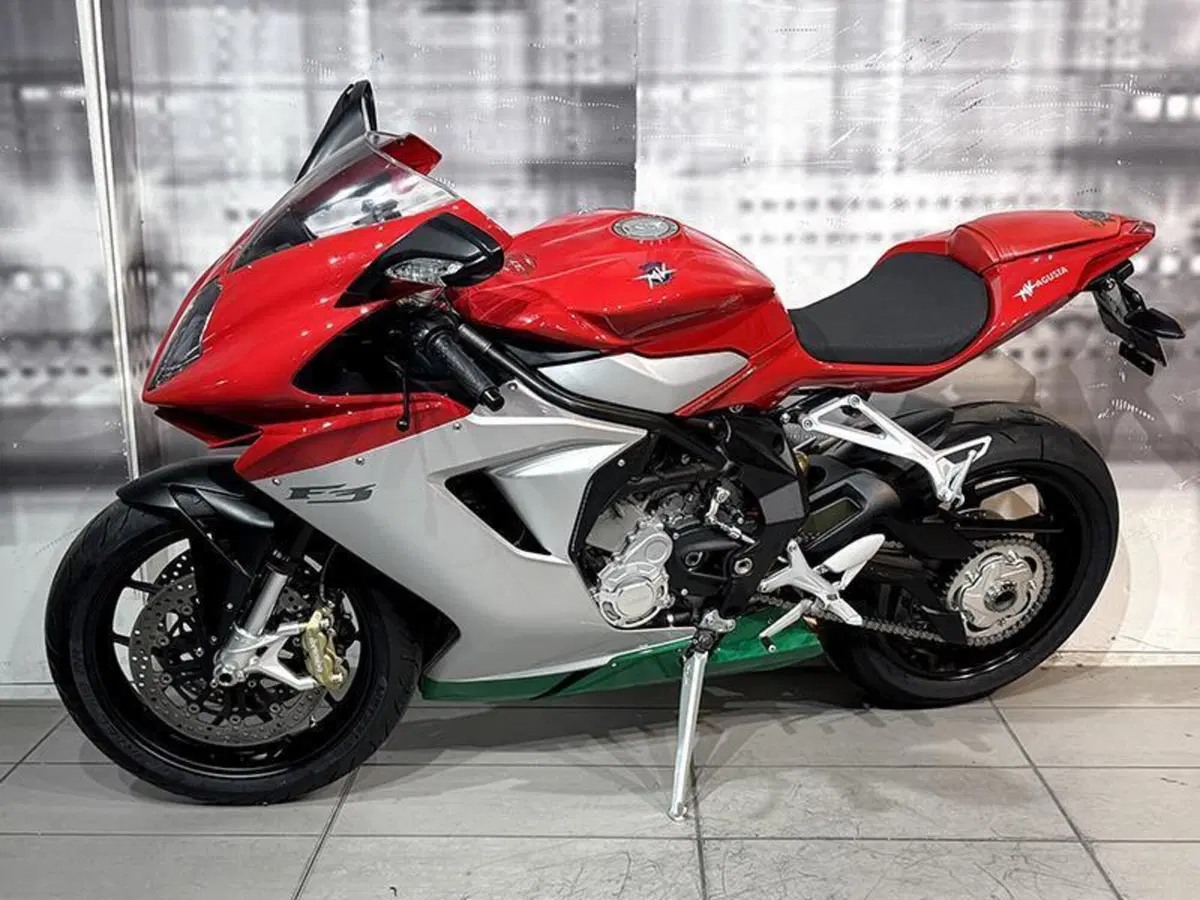 MV Agusta F3 675 (2011 - 15) (7)