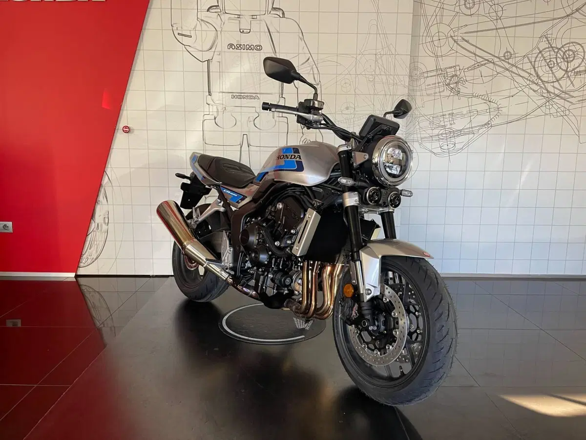 Honda CB 1000 F (2026) (2)