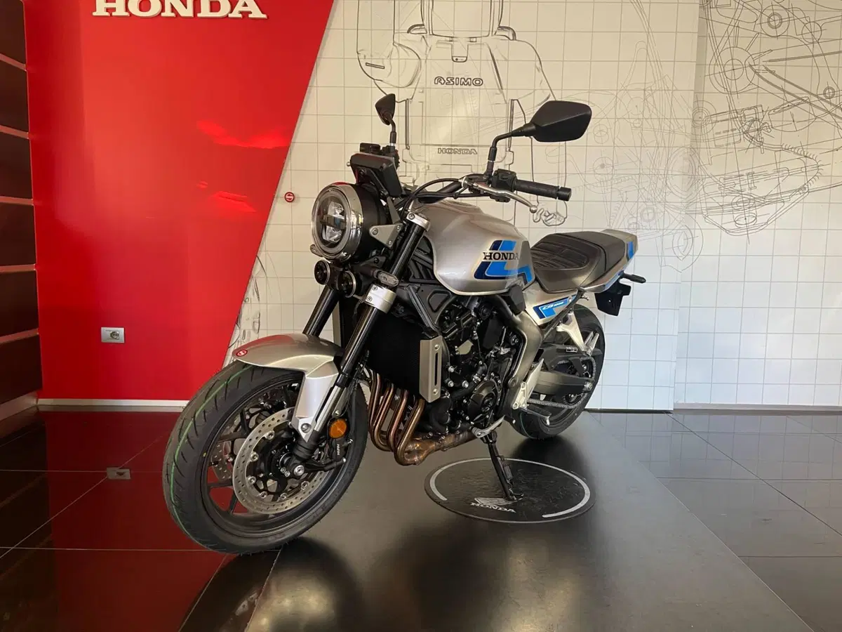 Honda CB 1000 F (2026) (4)