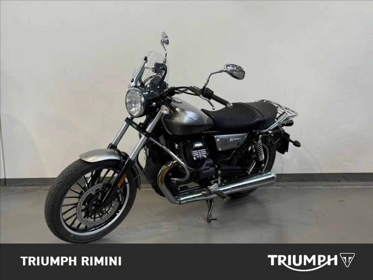Moto Guzzi V9 Roamer (2021 - 24) (2)