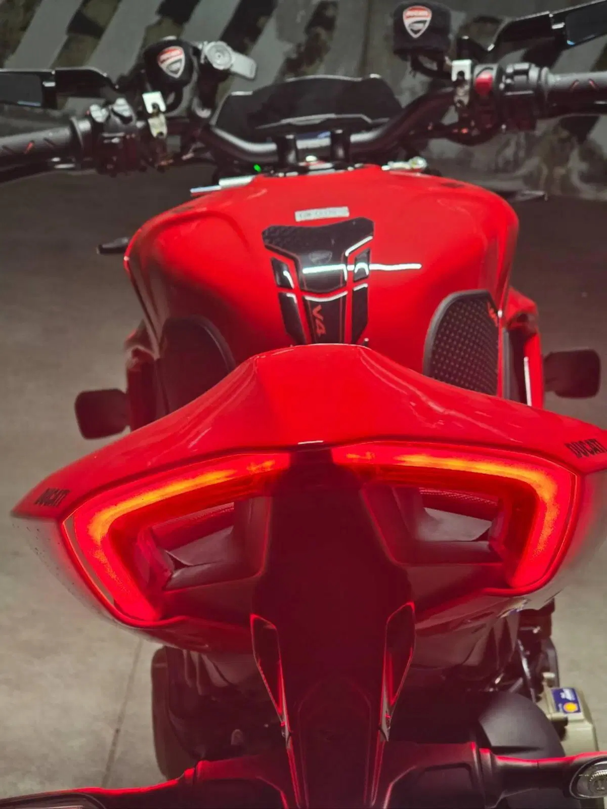 Ducati Streetfighter V4 S (2025 - 26) (8)