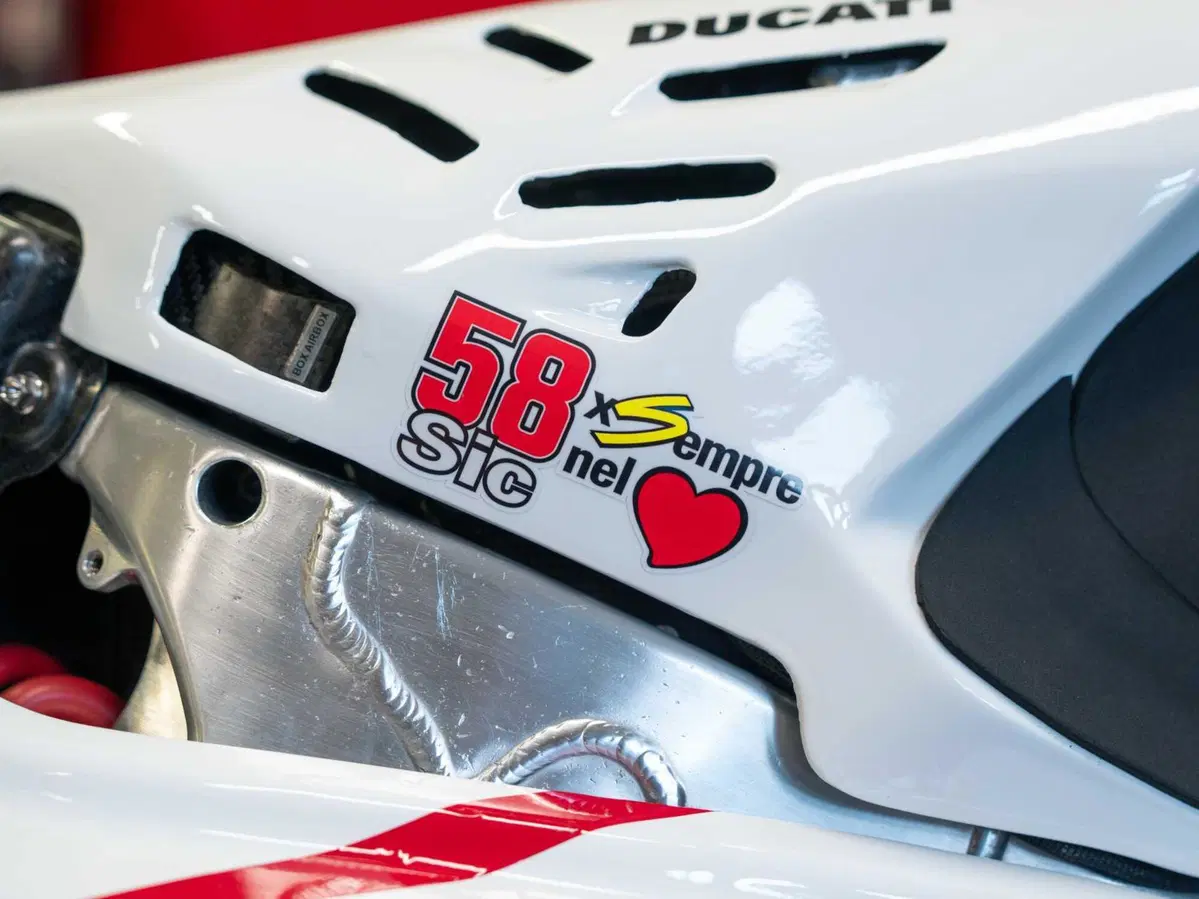 MotoGP 2026. GP di San Marino a Misano. Il team Gresini celebra Marco Simoncelli con una livrea a lui dedicata! [VIDEO] (2)