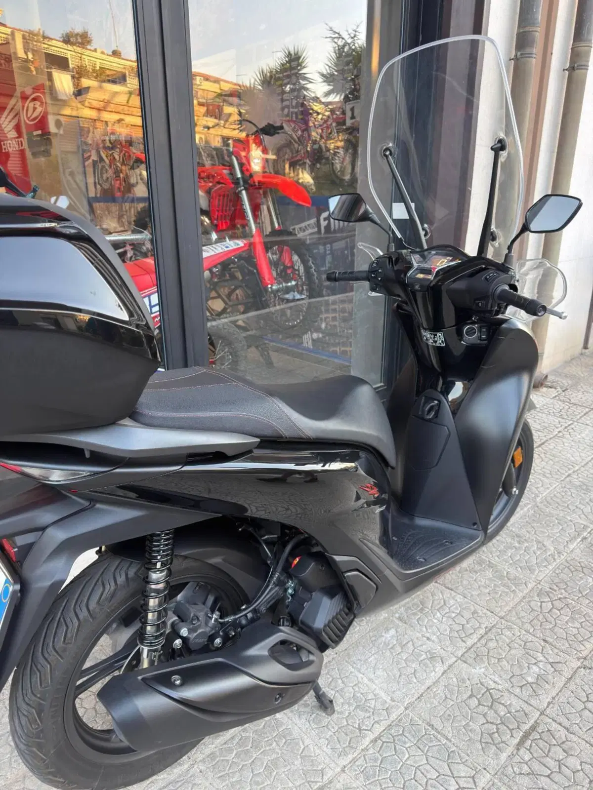 Honda SH 150i Sport (2024 - 25) (4)