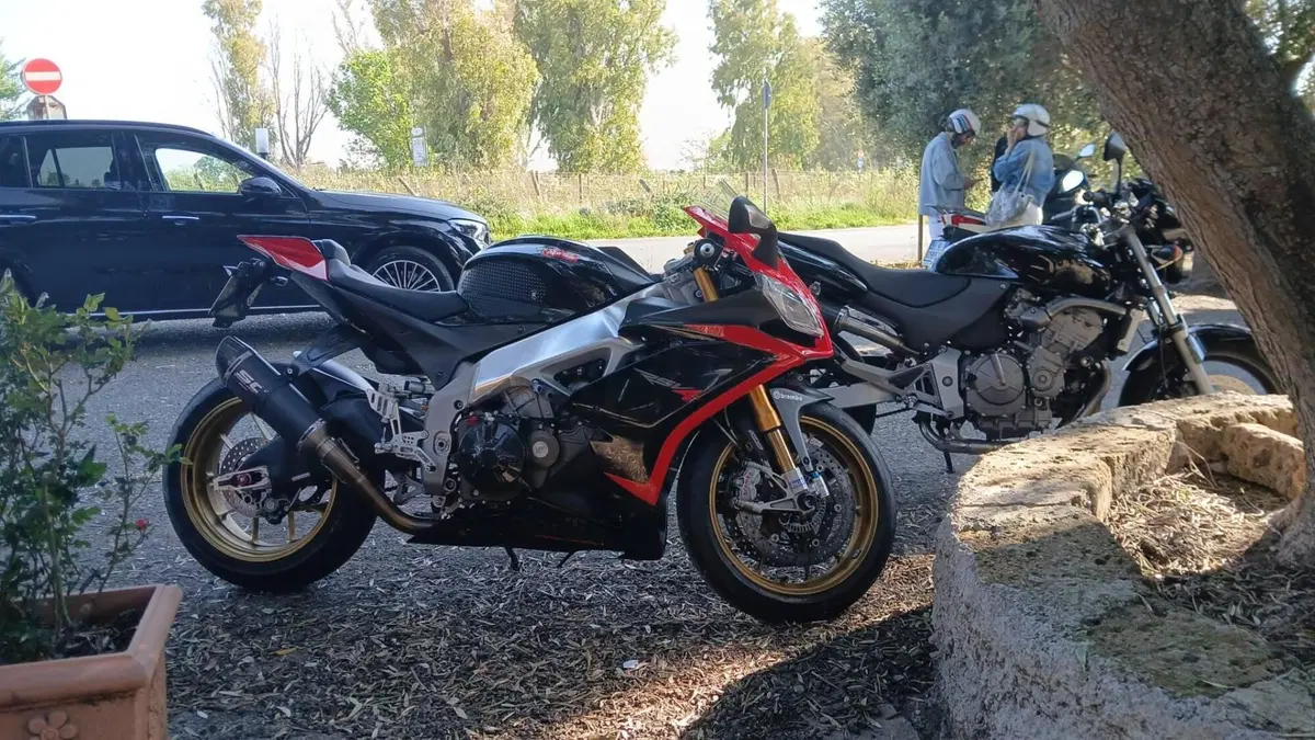 Aprilia RSV4 Factory APRC ABS (2011 - 15) (3)
