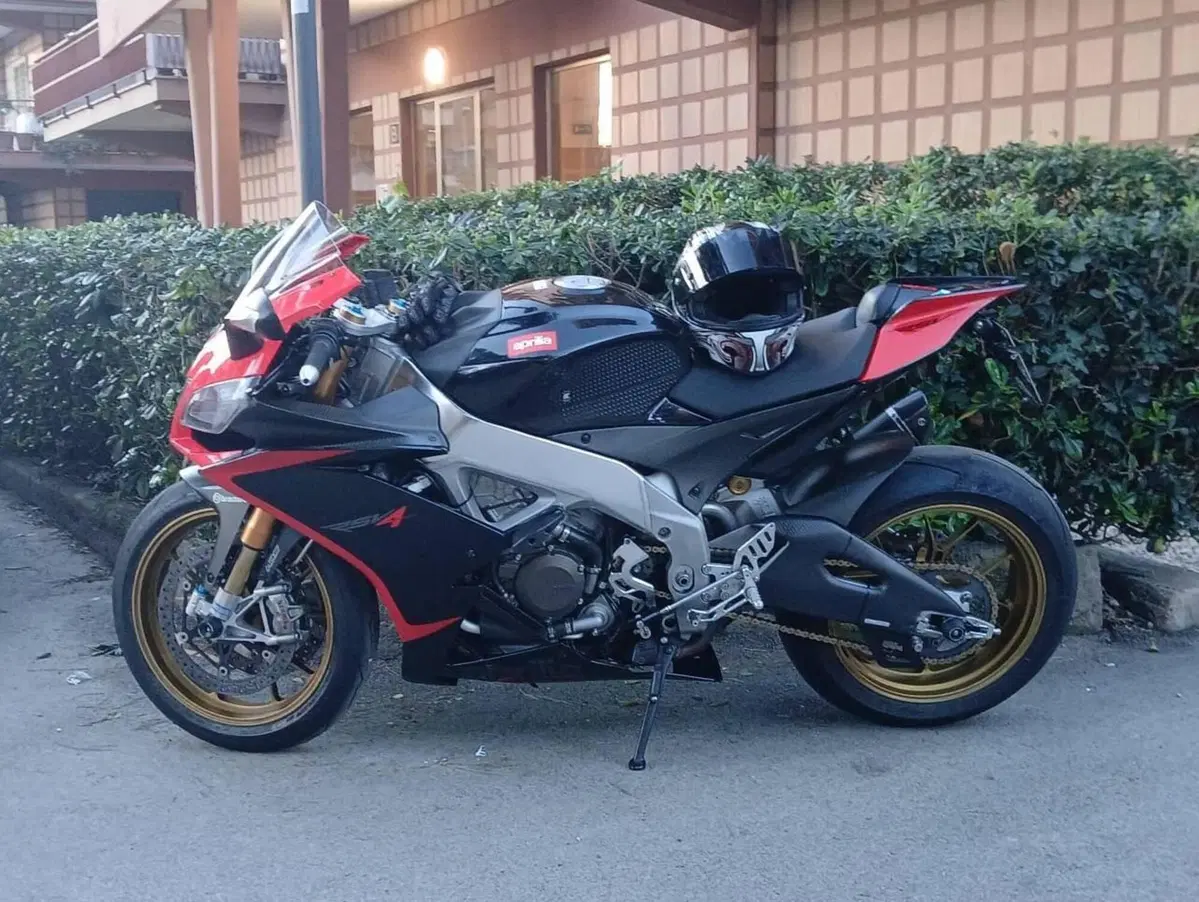 Aprilia RSV4 Factory APRC ABS (2011 - 15) (4)