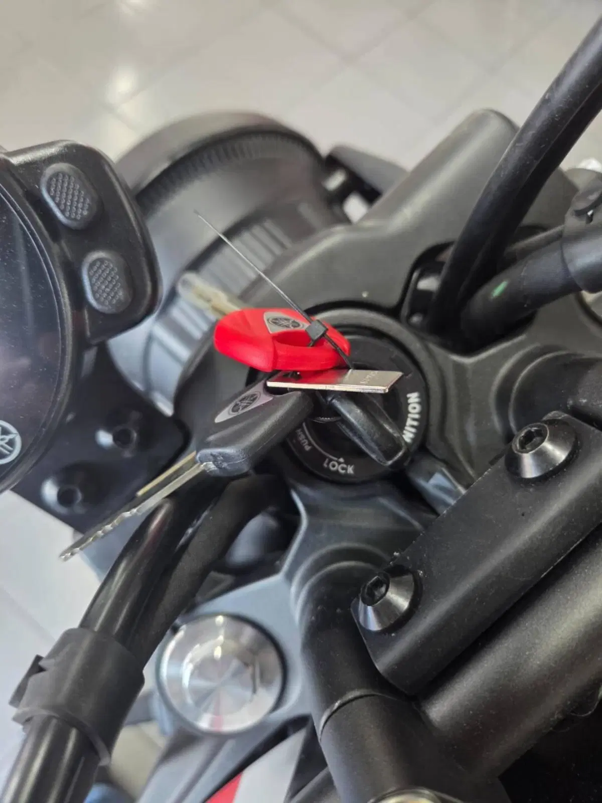 Yamaha XSR 700 XTribute (2022 - 24) (2)