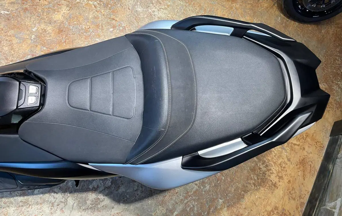 Yamaha T-Max 530 SX (2017 - 19) (17)