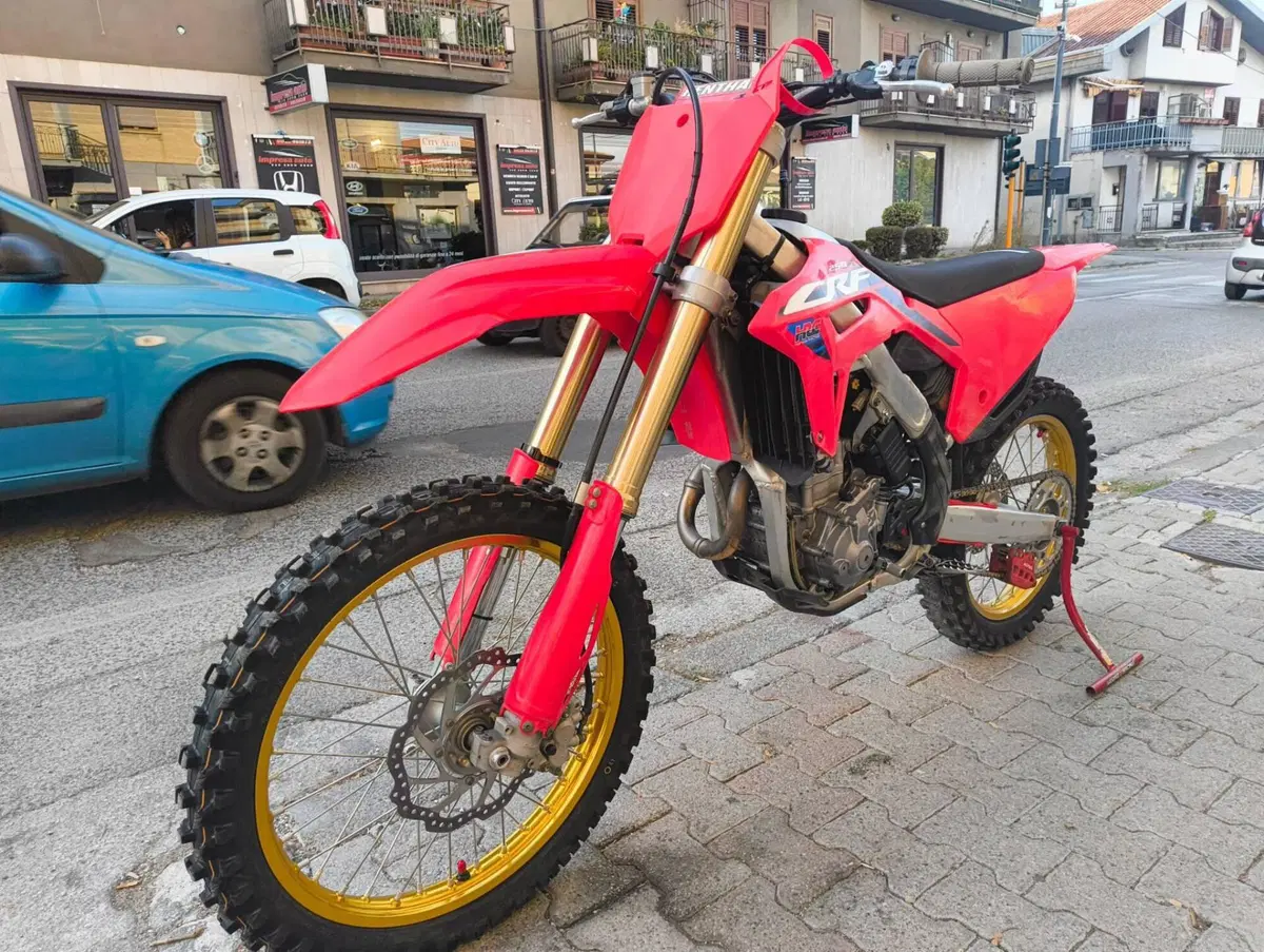Honda CRF 250R (2023) (2)