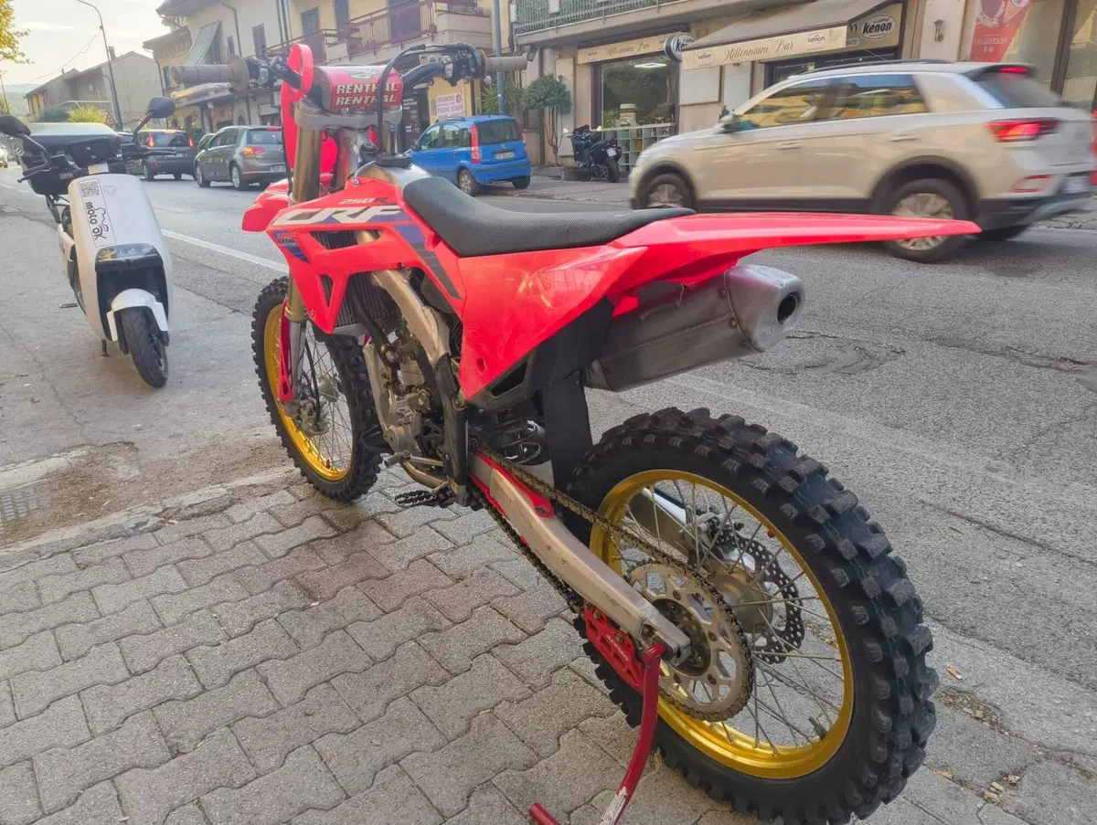 Honda CRF 250R (2023) (5)