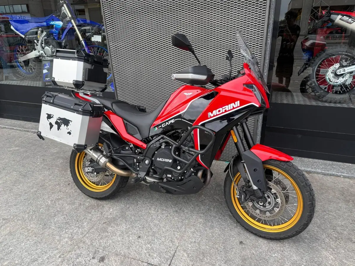 Moto Morini X-Cape 650 Gold Wheels Edition (2022 - 26) (2)