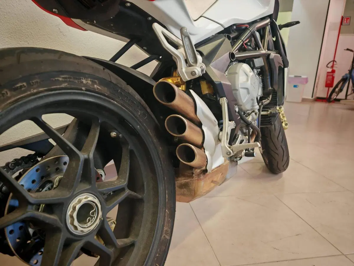 MV Agusta Brutale 800 (2012 - 15) (5)