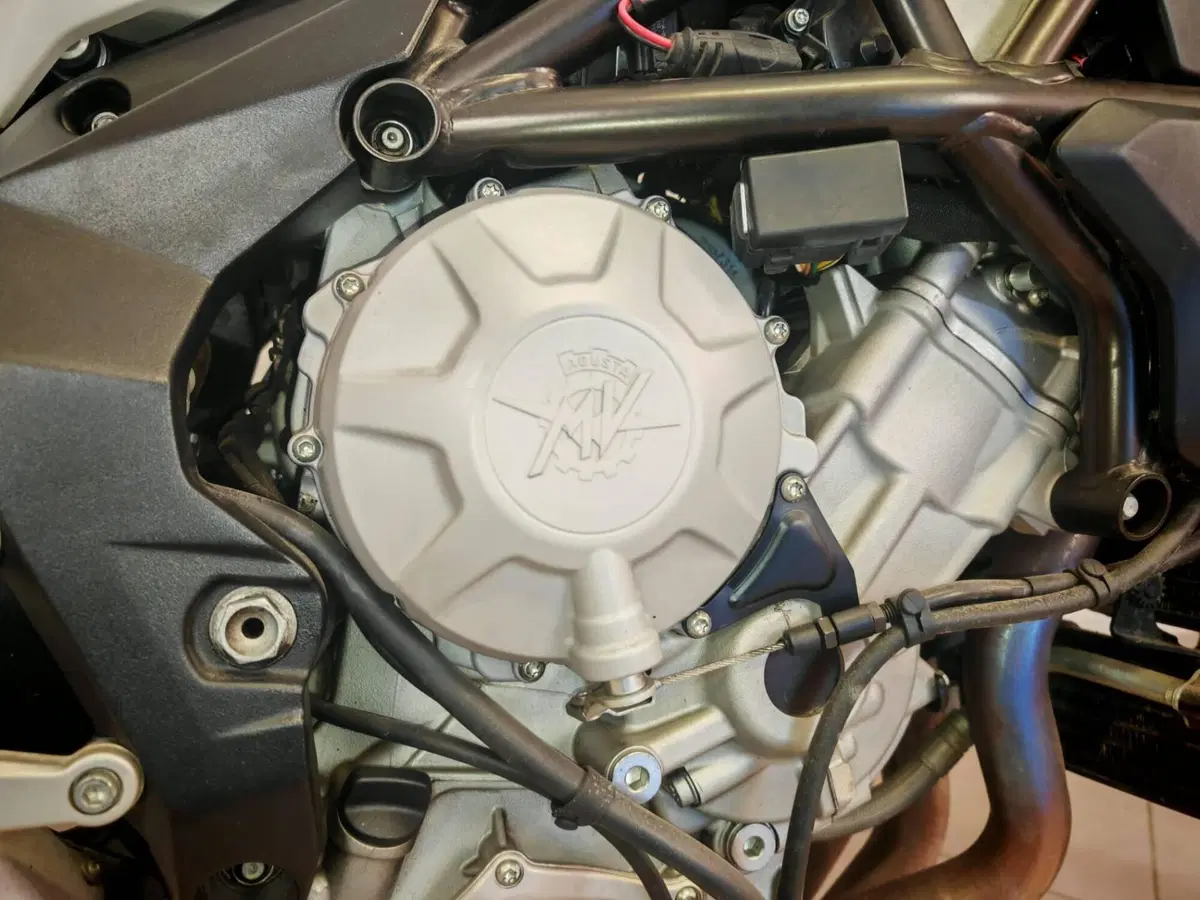 MV Agusta Brutale 800 (2012 - 15) (4)