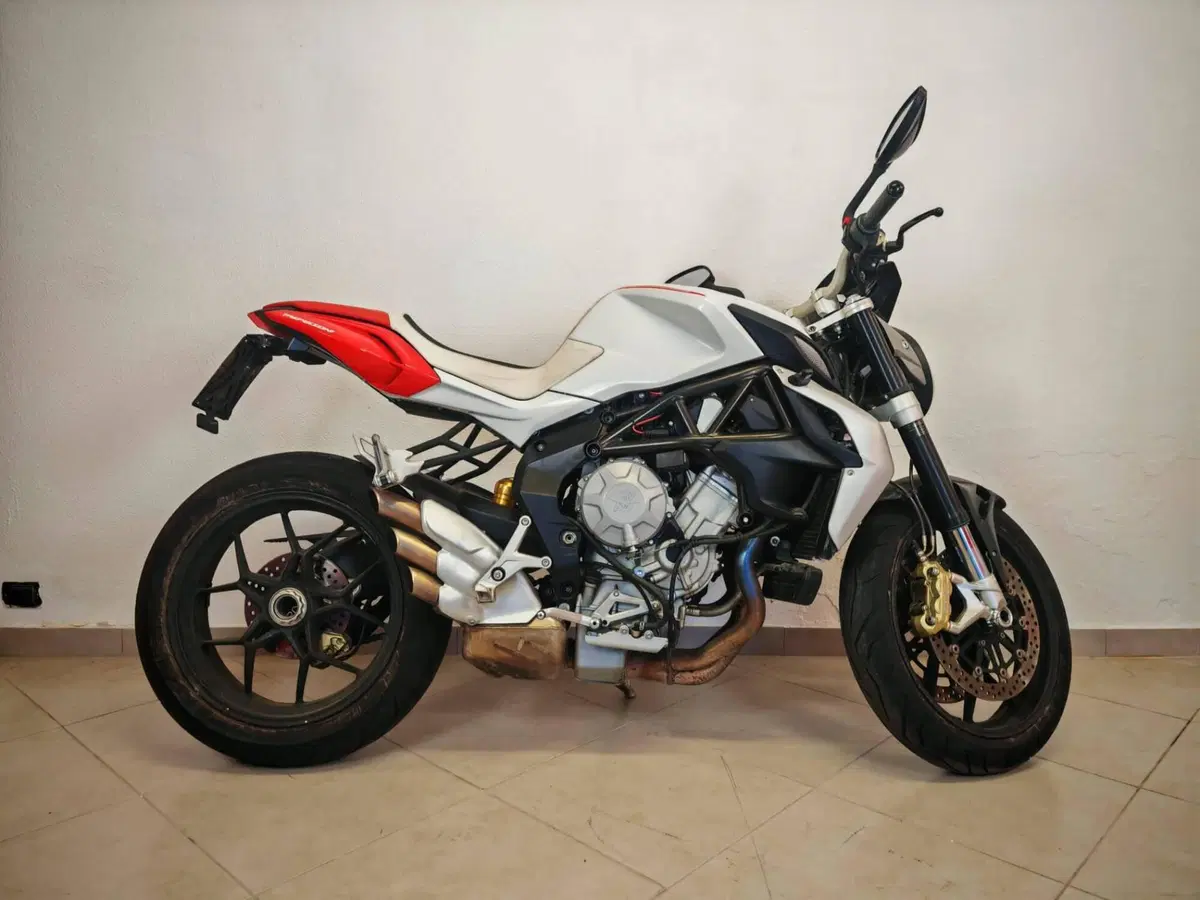 MV Agusta Brutale 800 (2012 - 15) (14)