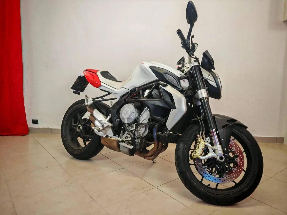 MV Agusta Brutale 800 (2012 - 15) (12)