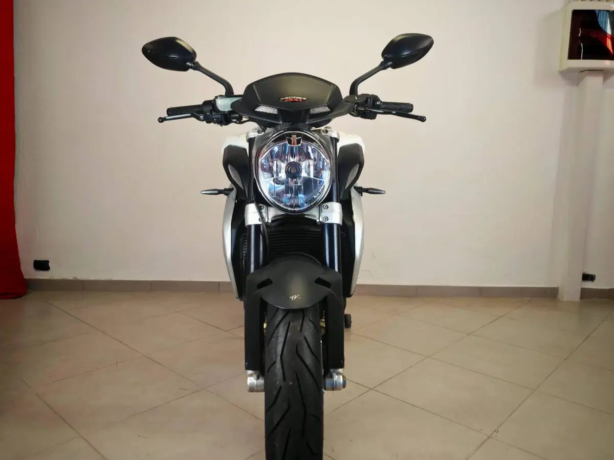 MV Agusta Brutale 800 (2012 - 15) (9)