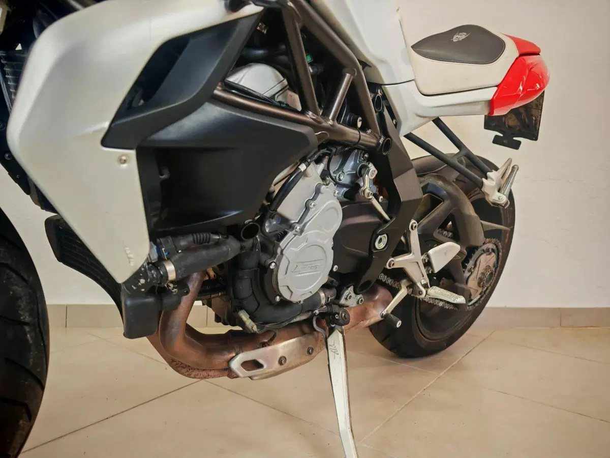 MV Agusta Brutale 800 (2012 - 15) (11)