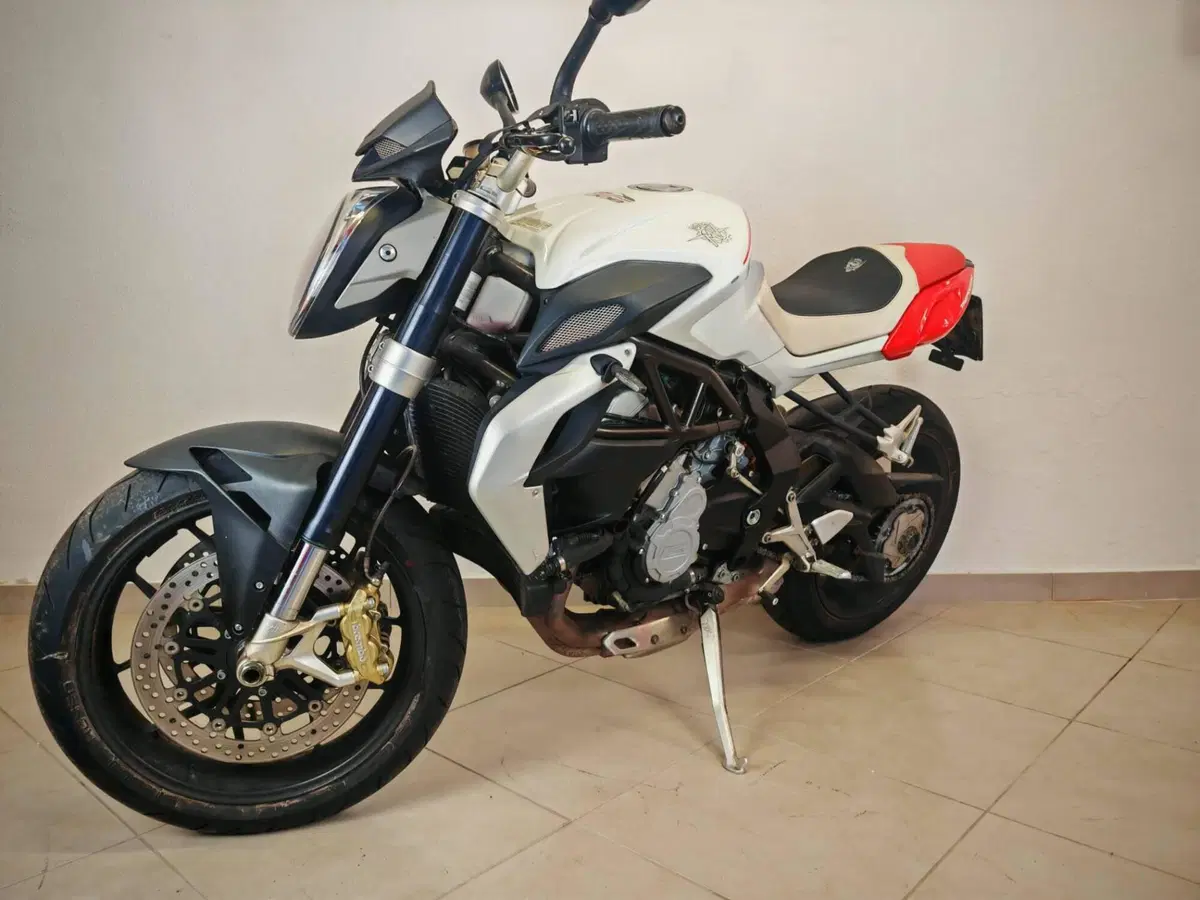 MV Agusta Brutale 800 (2012 - 15) (13)