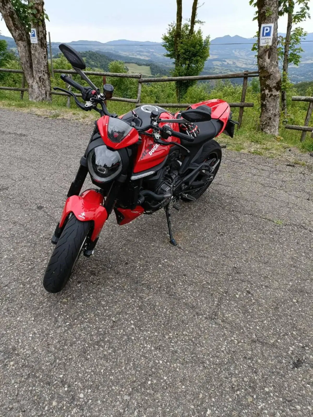 Ducati Monster 937 + (2021 - 25)