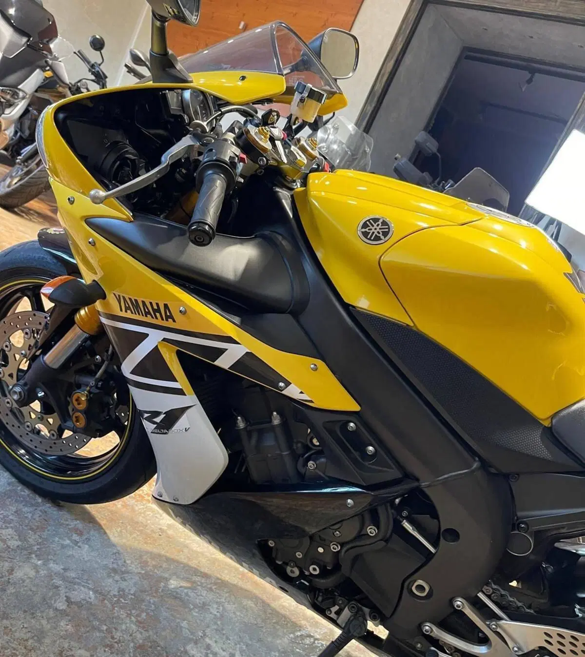 Yamaha YZF R1 (2006 - 07) (11)