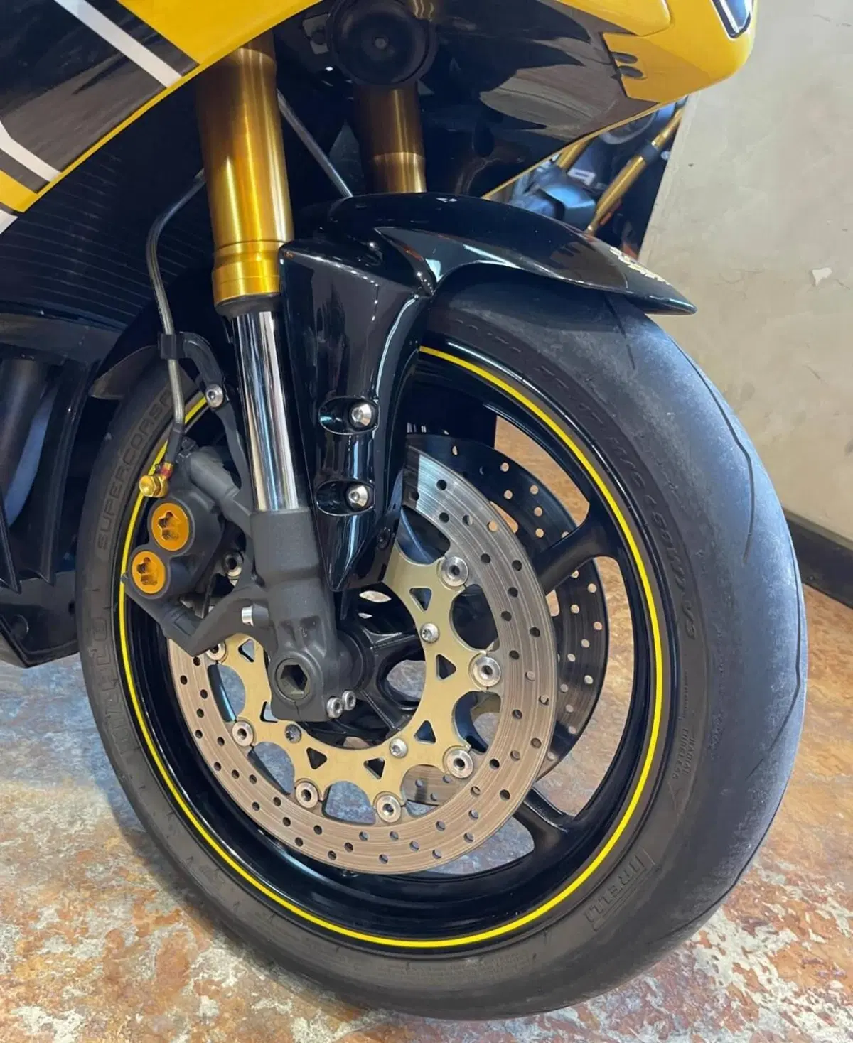 Yamaha YZF R1 (2006 - 07) (14)