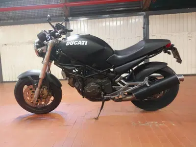 Ducati Monster 750 Dark (1999 - 02) usata