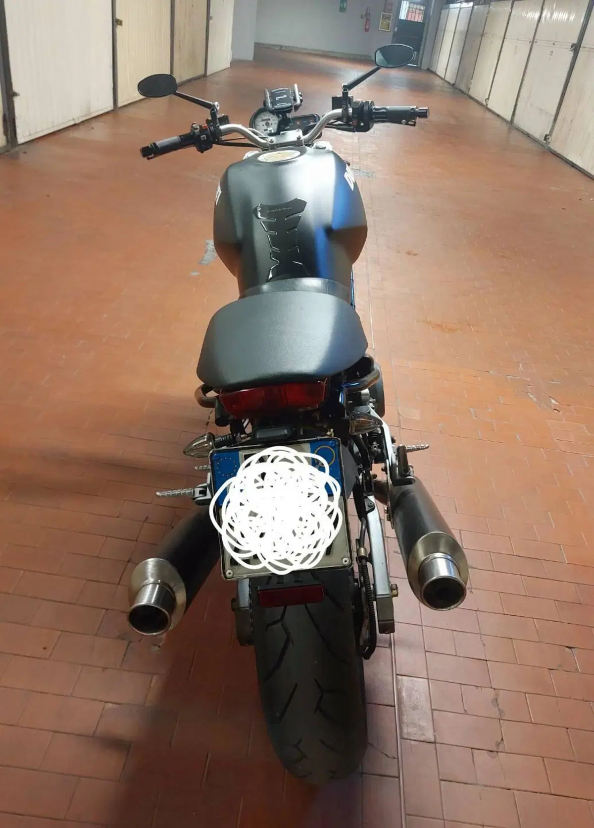 Ducati Monster 750 Dark (1999 - 02) (3)