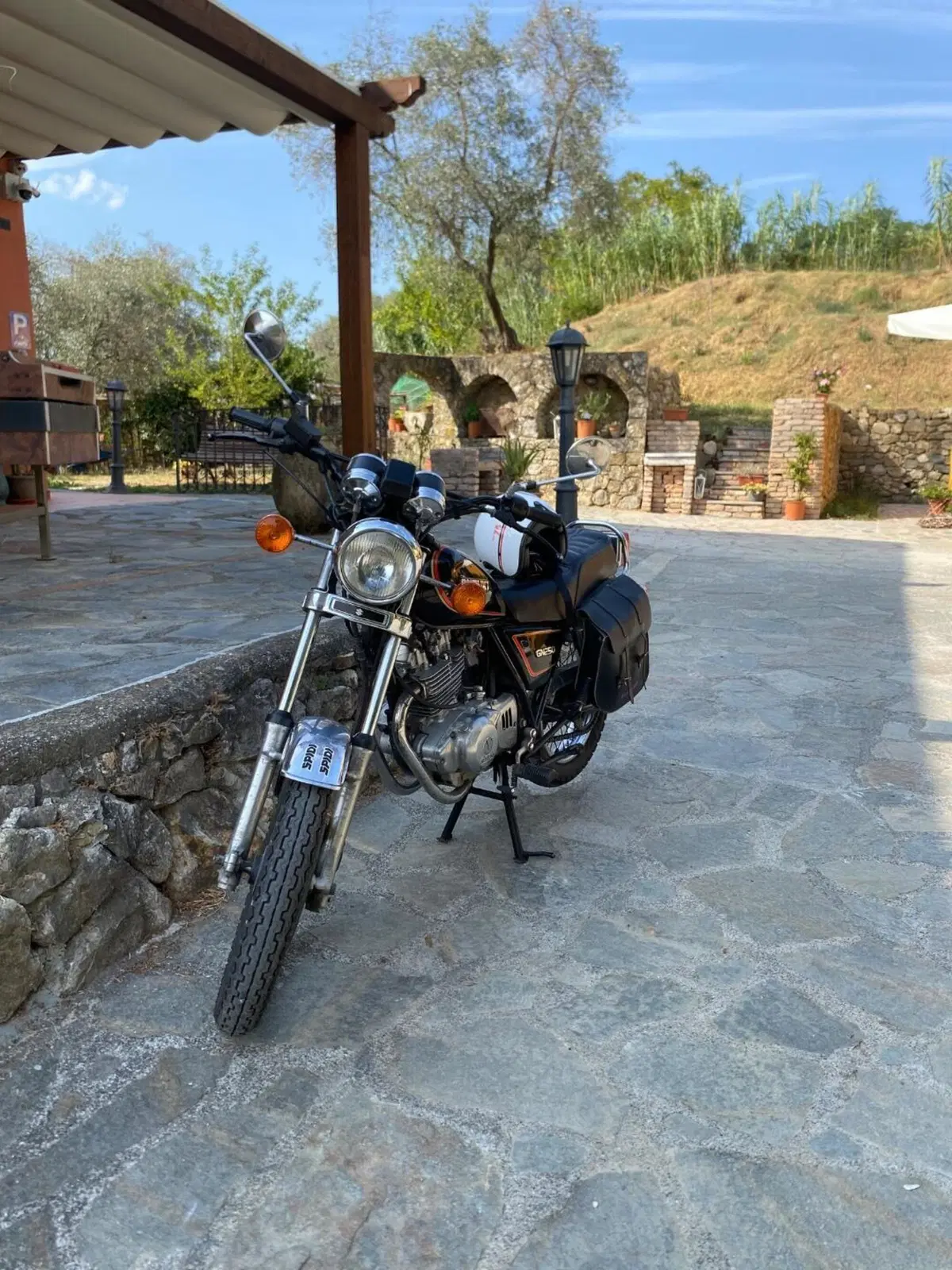 Suzuki GN 250 (3)