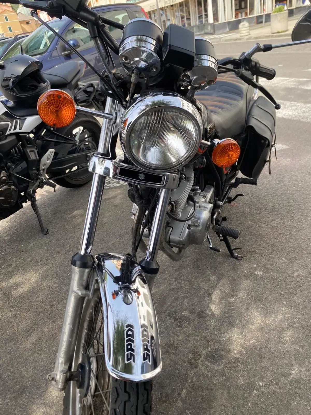 Suzuki GN 250 (5)