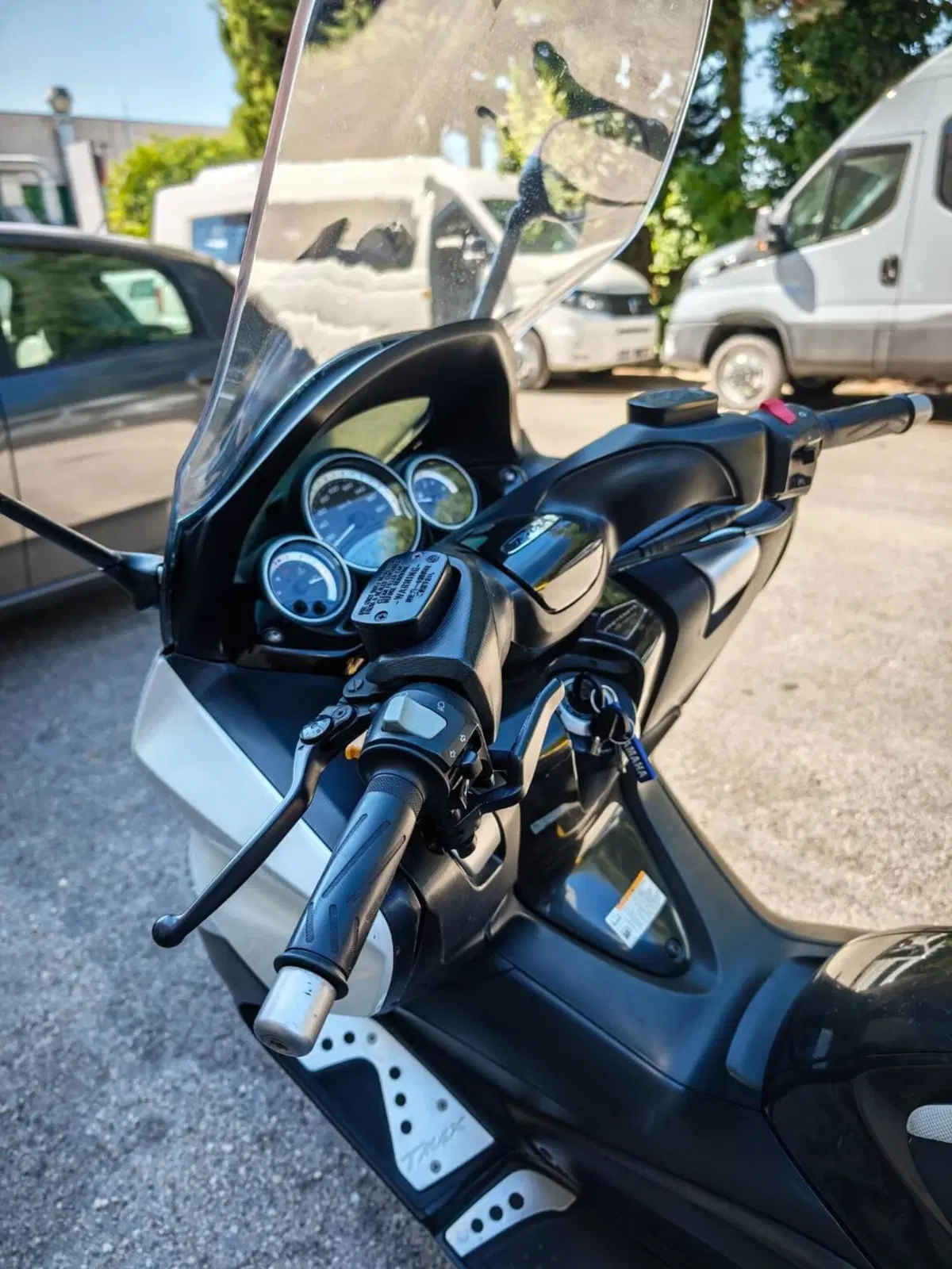 Yamaha T-Max 500 White Max (2010 - 11) (3)