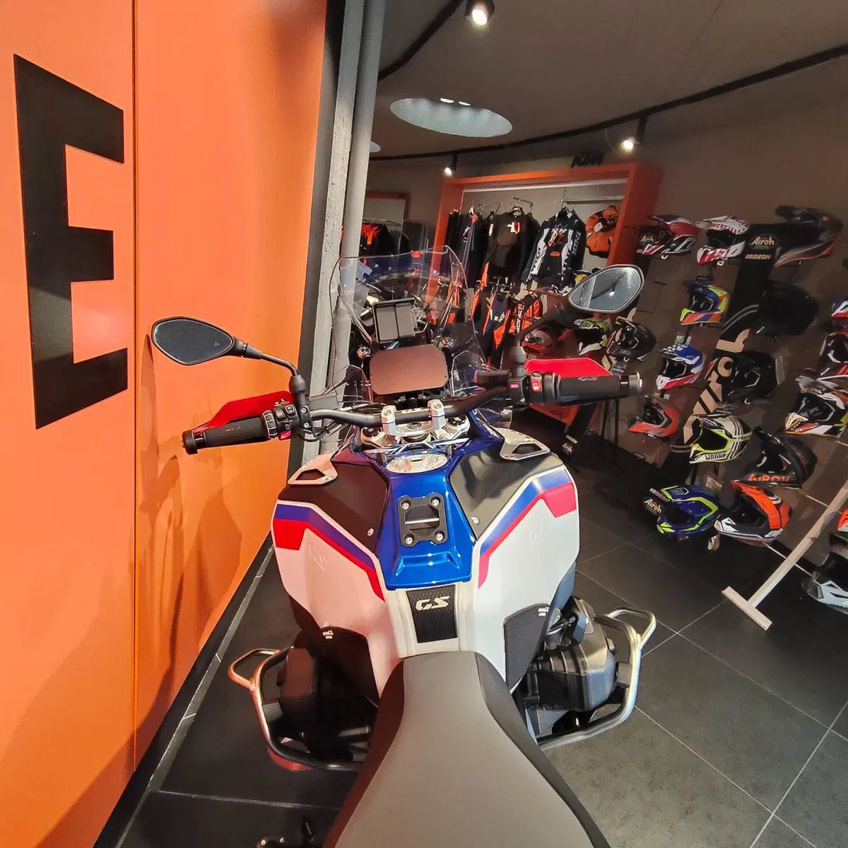 Bmw R 1300 GS Adventure Trophy (2025 - 26) (3)
