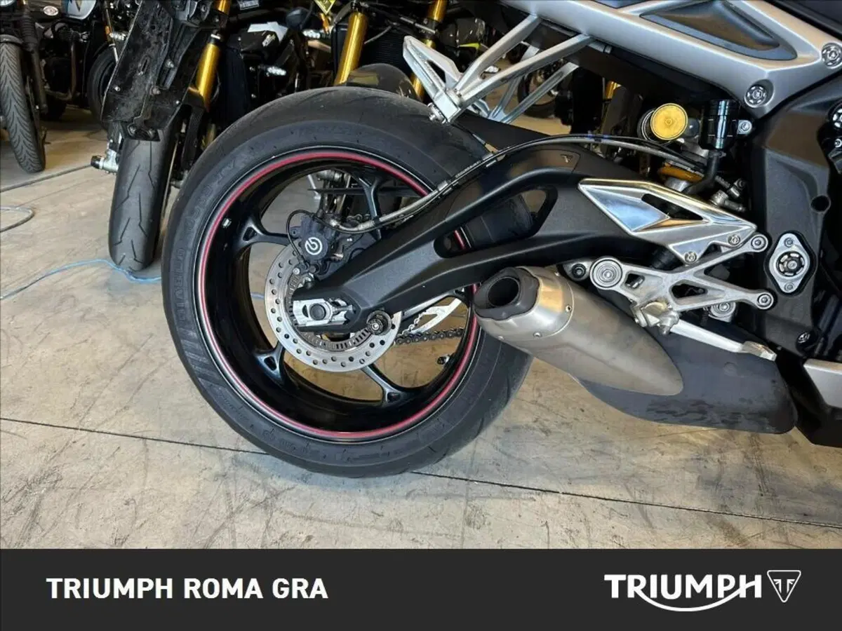 Triumph Street Triple RS (2017 - 19) (5)