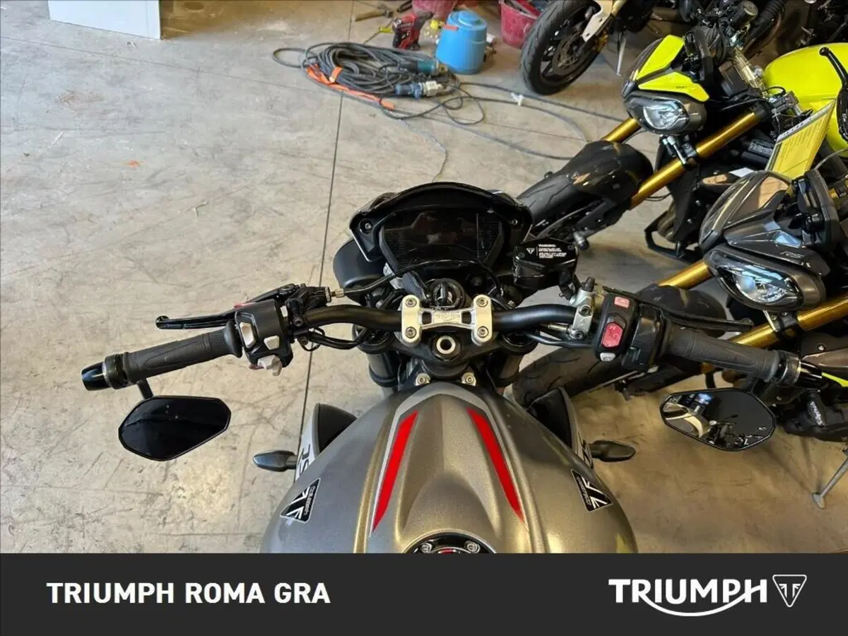 Triumph Street Triple RS (2017 - 19) (17)