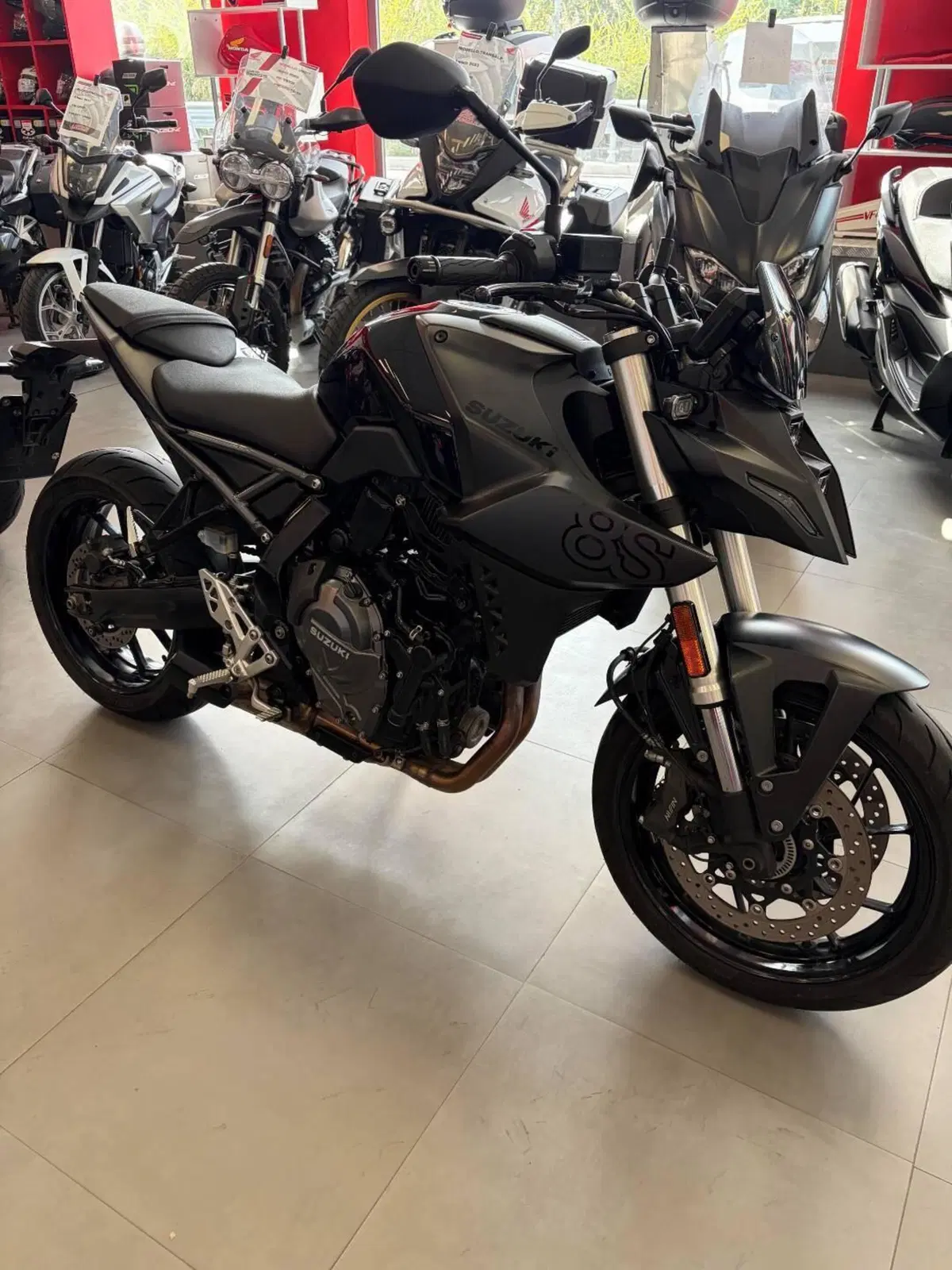 Suzuki GSX-8S (2023 - 24)
