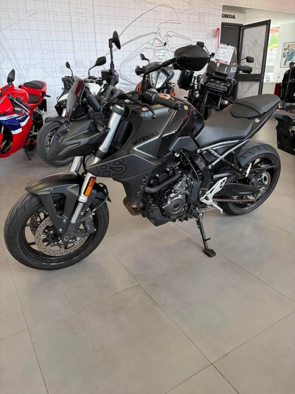 Suzuki GSX-8S (2023 - 24) (2)