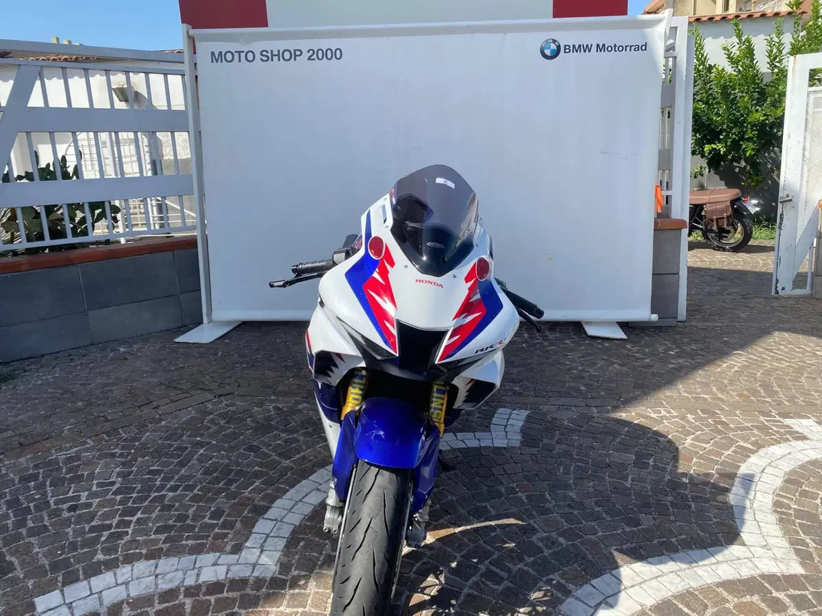 Honda CBR 1000 RR-R Fireblade SP (2022 - 23) (4)