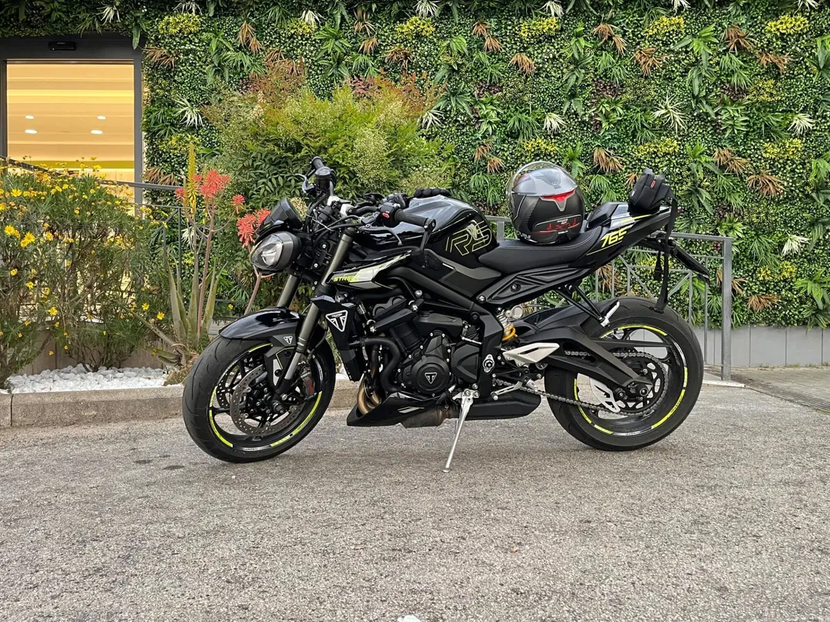 Triumph Street Triple 765 RS (2023 - 26) (4)