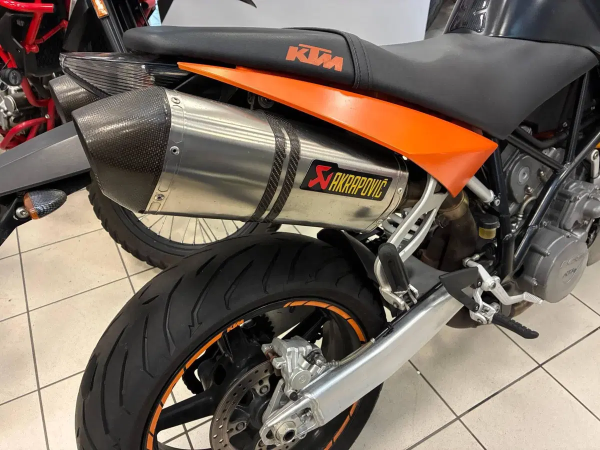 KTM 990 Super Duke (2007 - 11) (4)