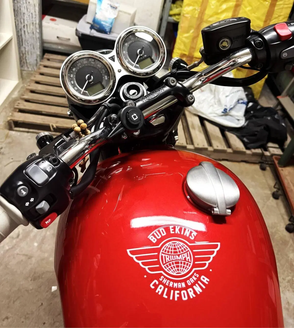 Triumph Bonneville T120 Bud Ekins SE (2020) (5)