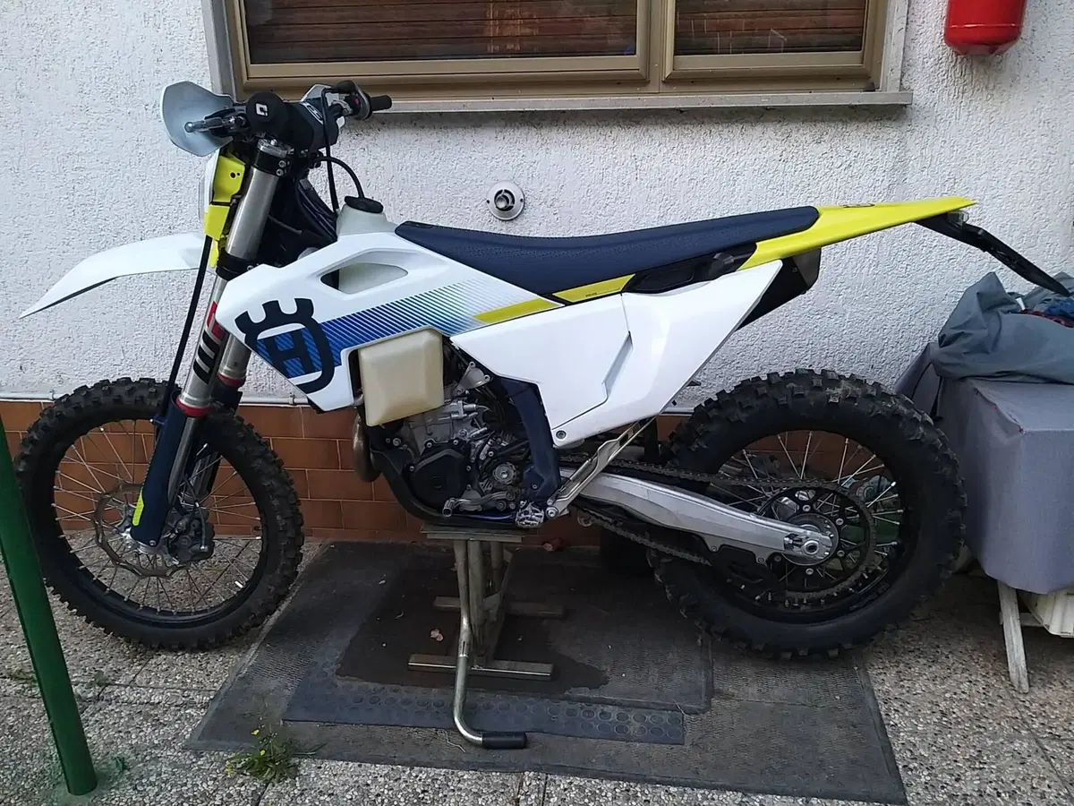 Husqvarna FE 450 (2024) (3)