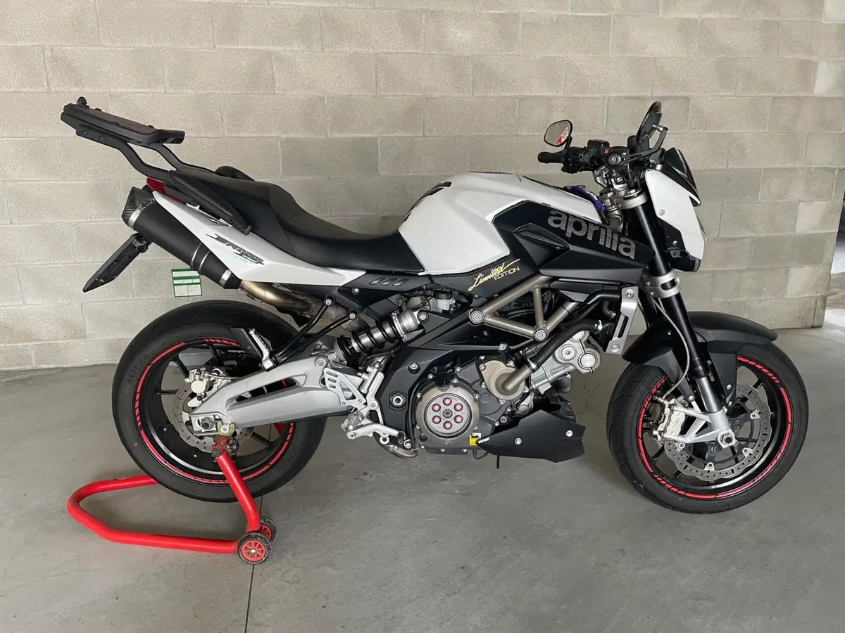 Aprilia Shiver 750 (2010 - 16)