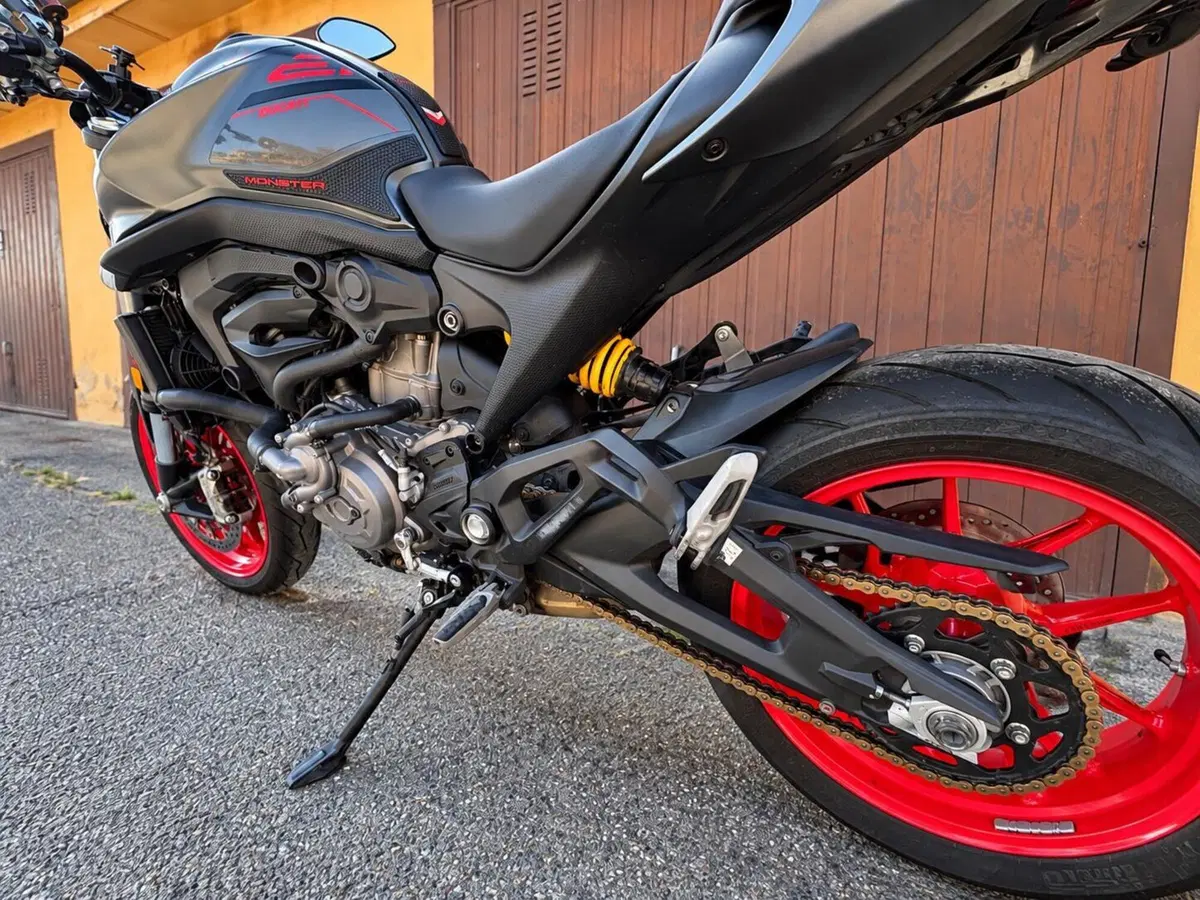 Ducati Monster 937 + (2021 - 25) (5)