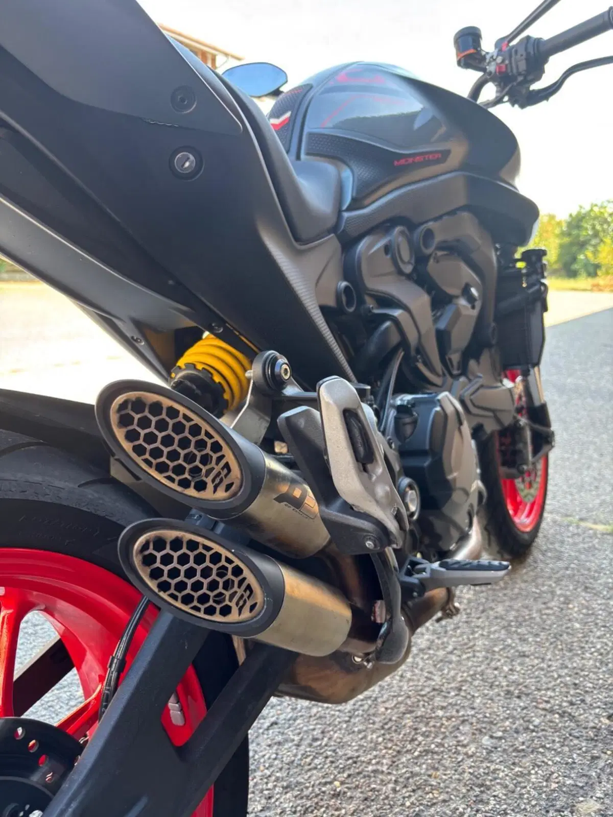 Ducati Monster 937 + (2021 - 25) (6)