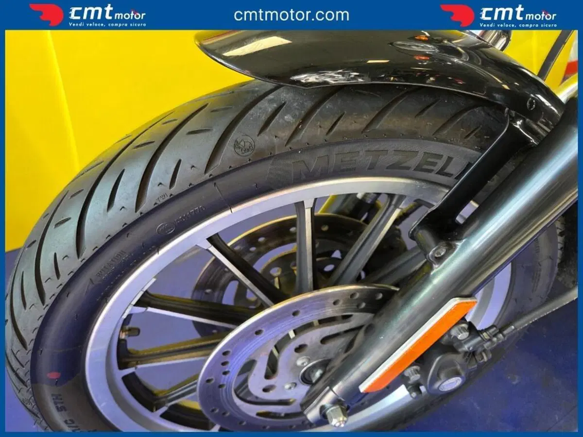 Harley-Davidson 883 R (2006 - 07) - XL 883R (11)