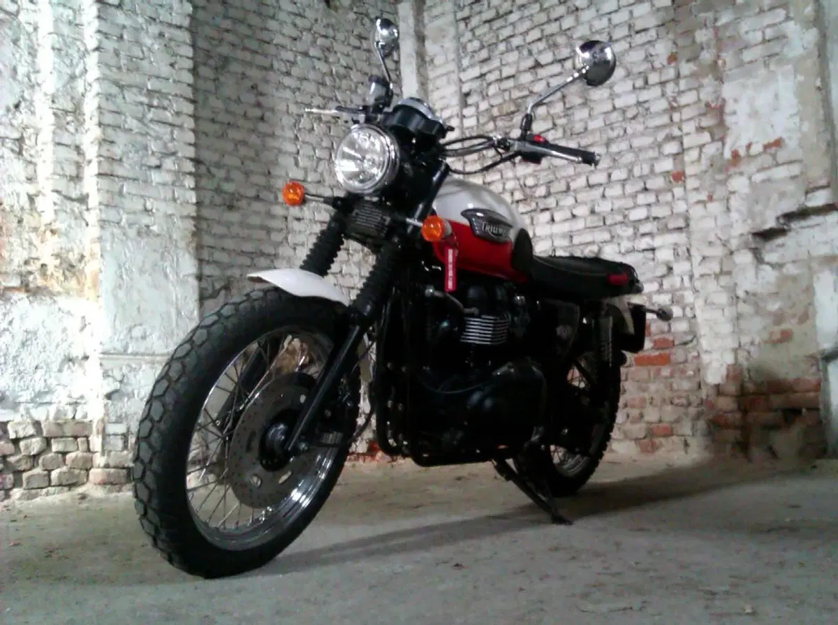 Triumph Scrambler (2006 - 17) (3)