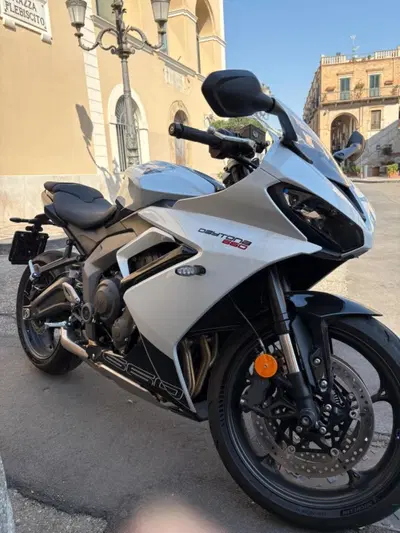 Triumph Daytona 660 (2024 - 26) usata